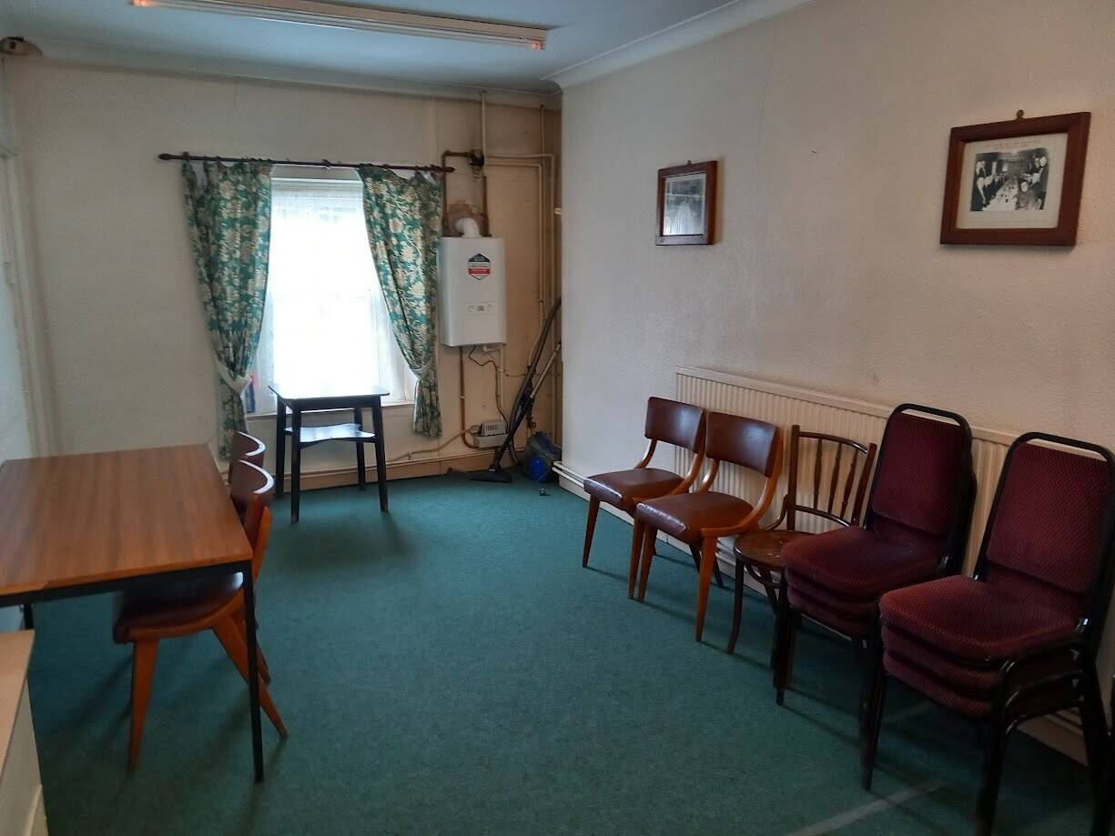SOUTH WALES – FORMER MEMBERS’ CLUB IN BUSY COMMERCIAL LOCATION, CLOSE TO UNIVERSITY
