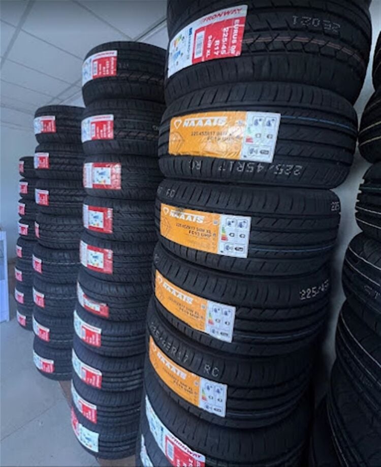 SPECIALIST TYRE SERVICE PROVIDER