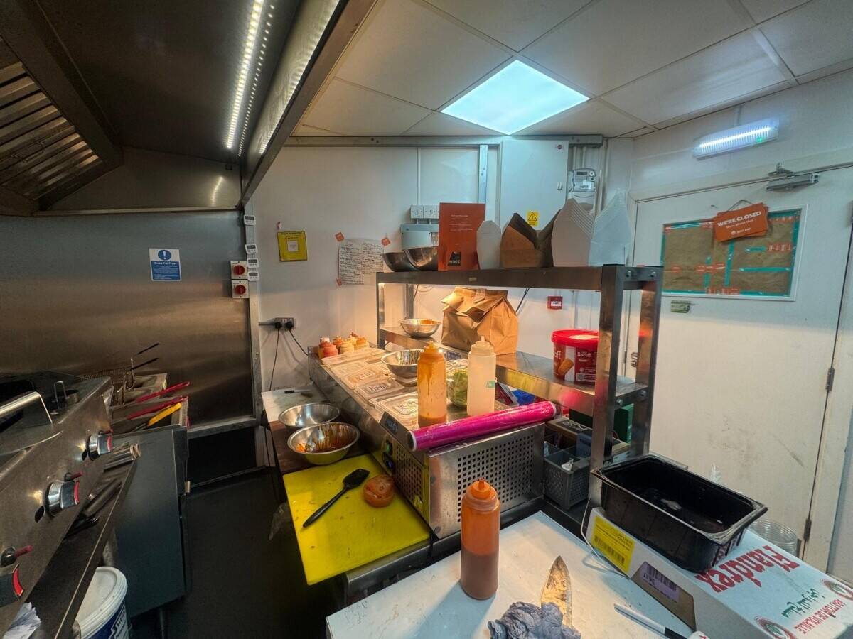 High-Profit Burger, Fries, Fish & Chip Cloud Kitchen with 600+ Rating with Strong Customer Base Photo 4