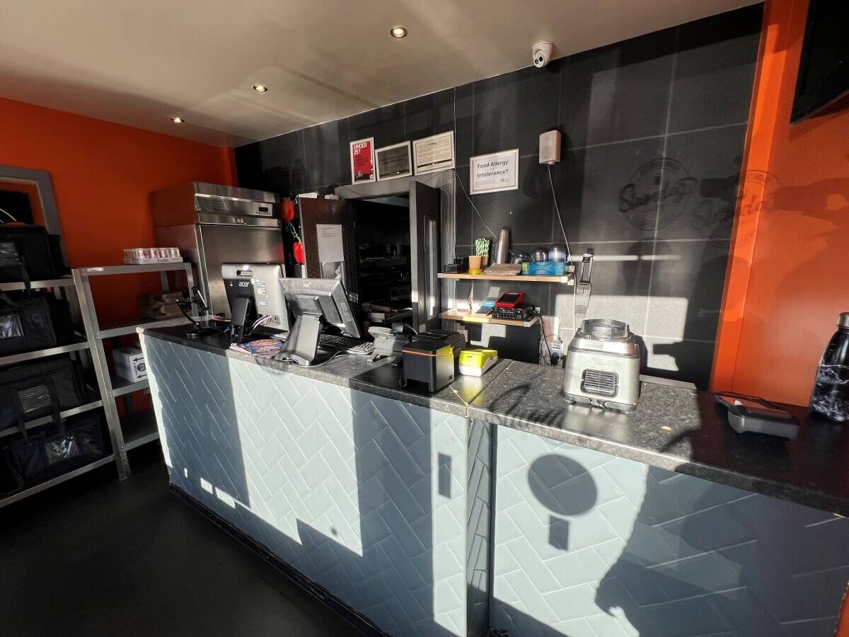 Full class 3 Hot Food Takeaway located on main thoroughfare west of Edinburgh City Centre (ref 1714) Photo 4