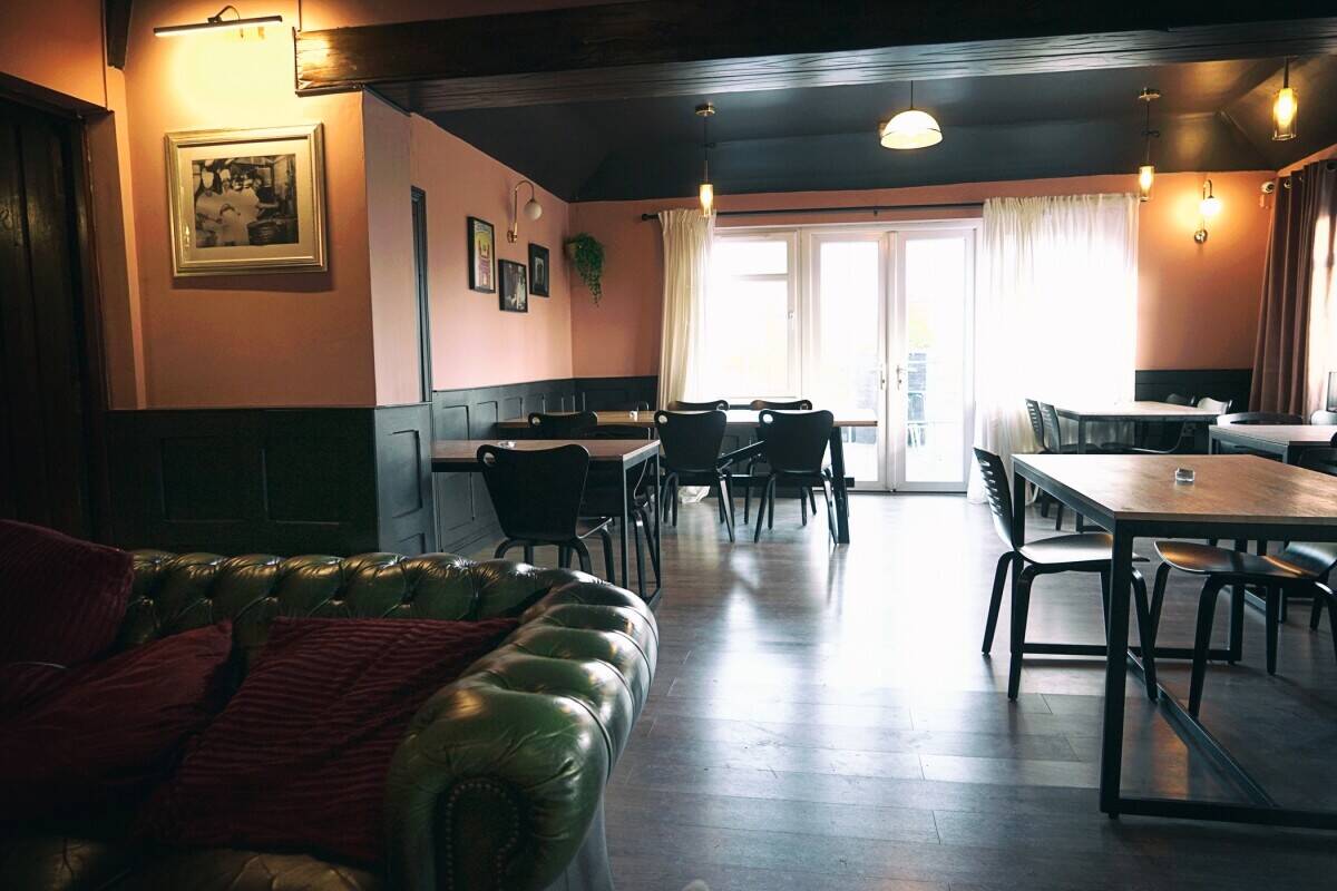 WORCESTERSHIRE, MALVERN HILLS - EXCELLENT OPPORTUNITY TO OPERATE PUBLIC HOUSE AND RESTAURANT AT WELL Photo 4