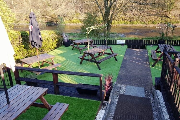 Closed Pub & Restaurant With Accomm - Mauchline