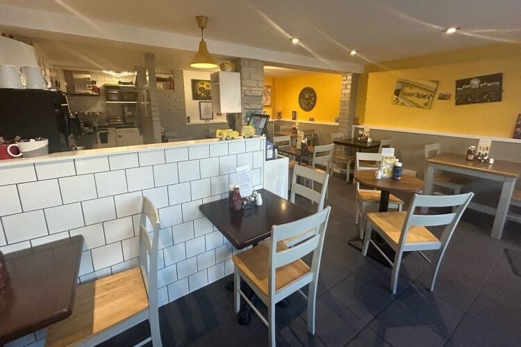 Busy Cafe - Princes Risborough Photo 4