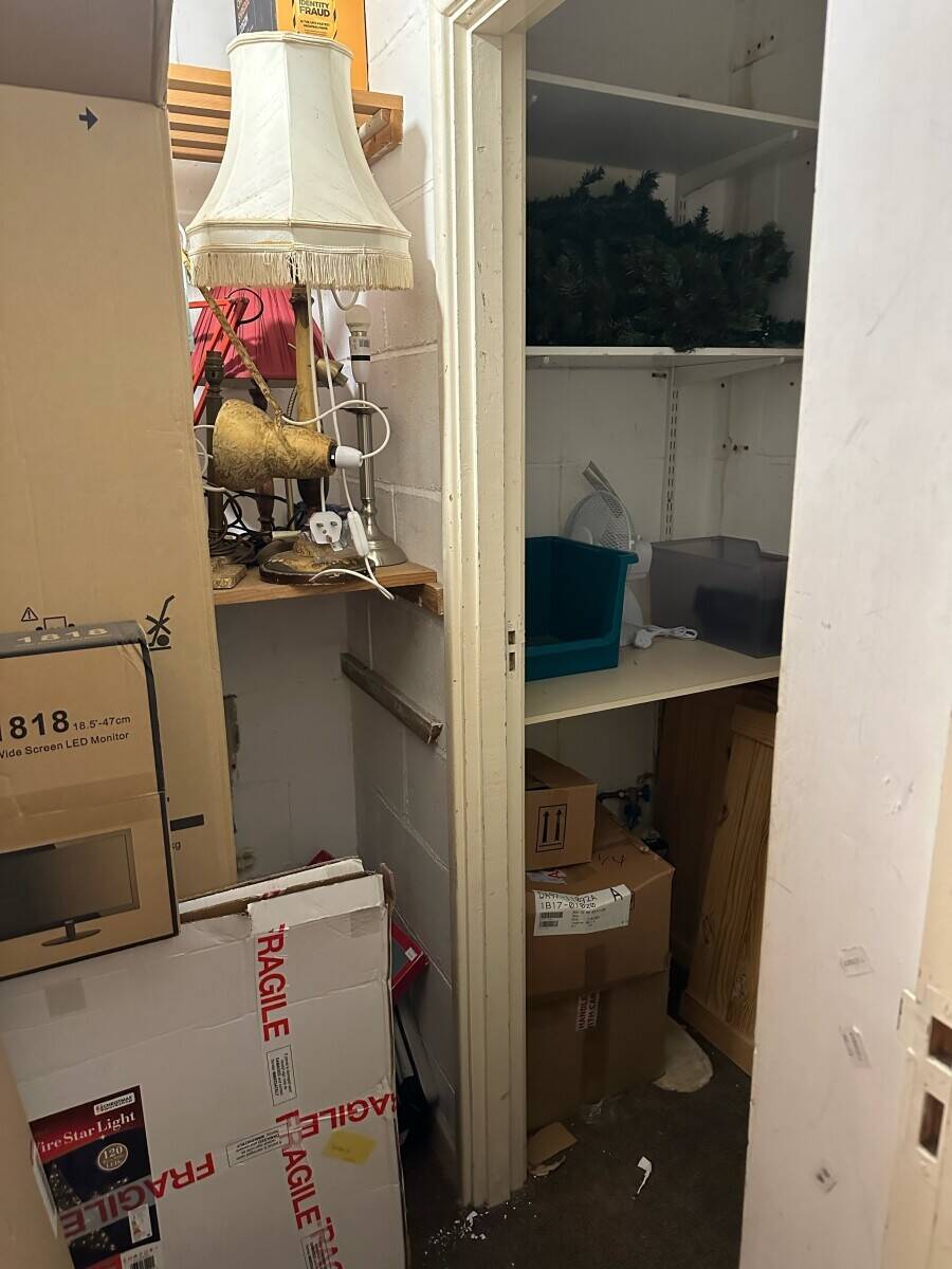 Long Established Traditional Electrical Shop in prime coastal location.