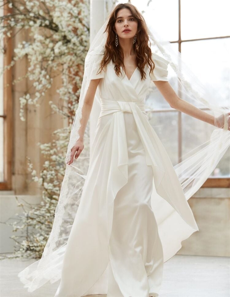 HIGHLY REGARDED BRIDAL BOUTIQUE Photo 4