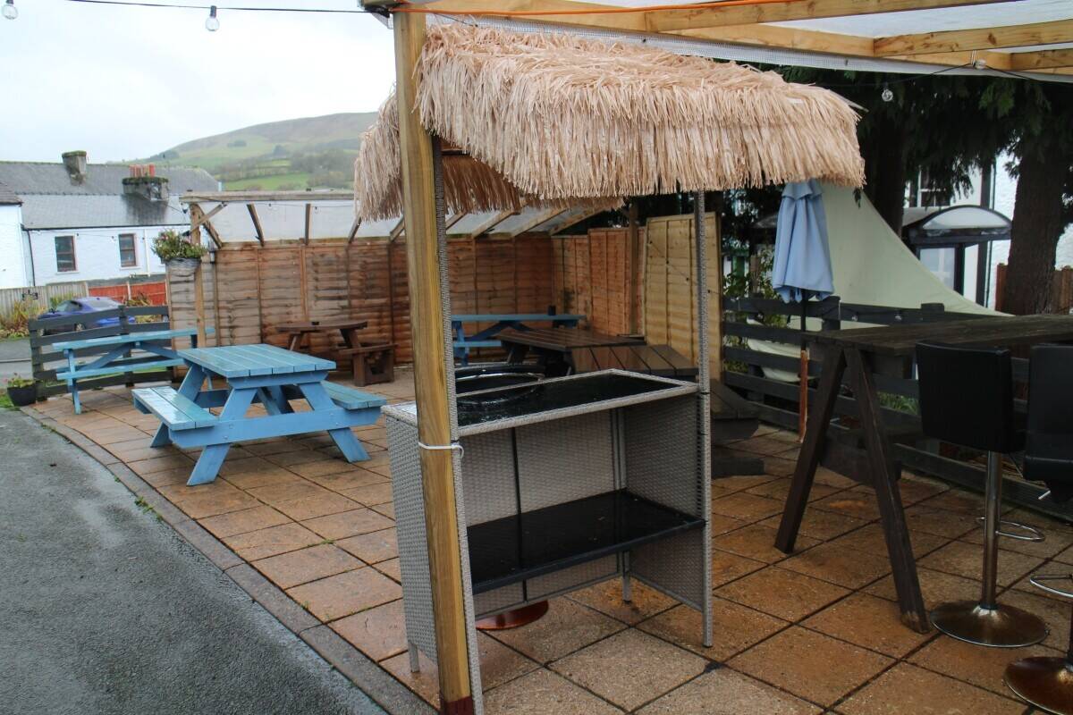 MID WALES RIVERSIDE SPA TOWN Photo 4