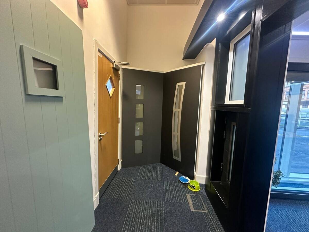Aluminium Bifolding, Sliding Door, Window Showroom With Website