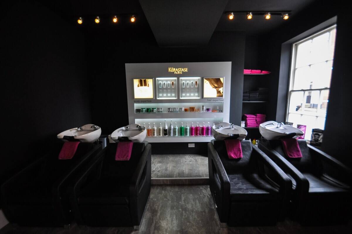 Luxury Hair & Beauty Salon for Sale in the East Midlands Photo 4