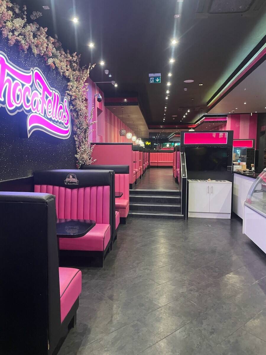 Ice cream / dessert shop for sale Chatham high st  Photo 4