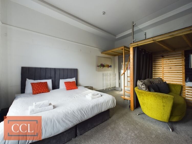 12 Letting Room Guest House in Paisley Photo 4