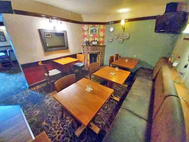 WORCESTERSHIRE/STAFFORDSHIRE BORDER - ICONIC CANALSIDE PUB & RESTAURANT Photo 4