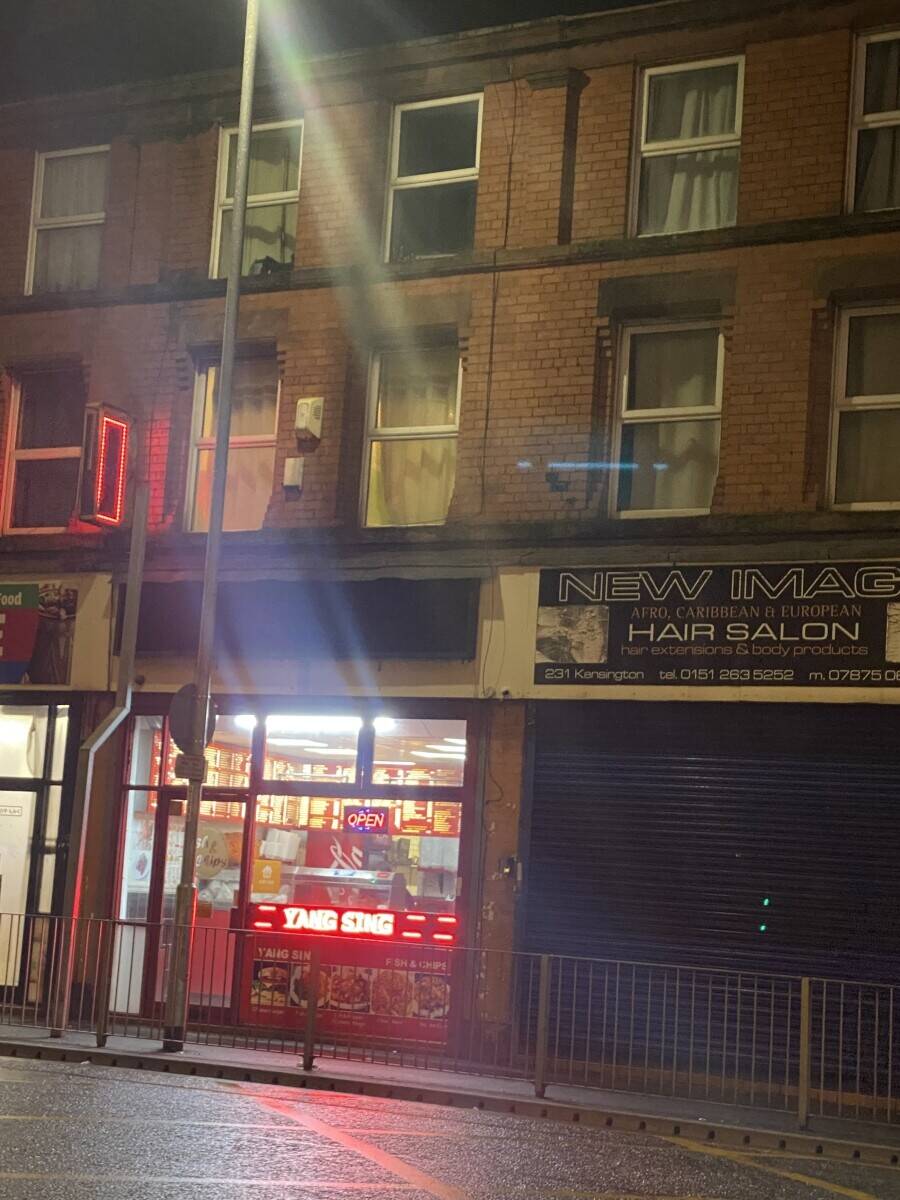 Used for Chinese food and pizzas