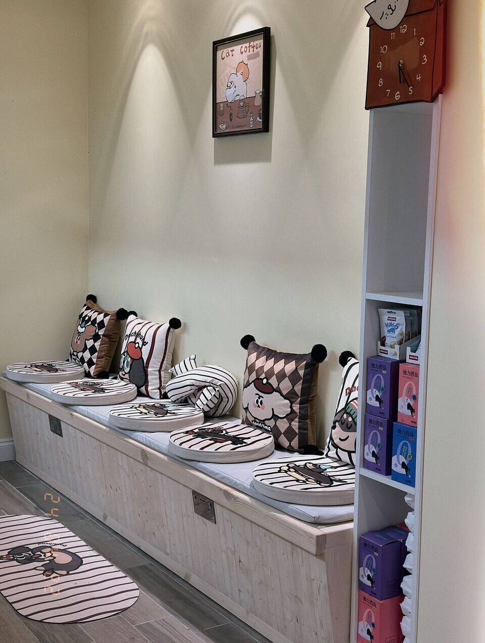 Retails, coffee shop, Office