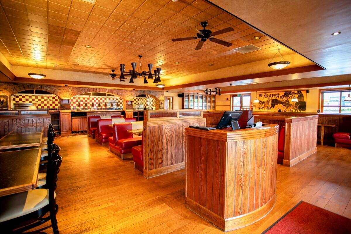 Licensed bar and restaurant business for sale in the established Showcase Leisure Park