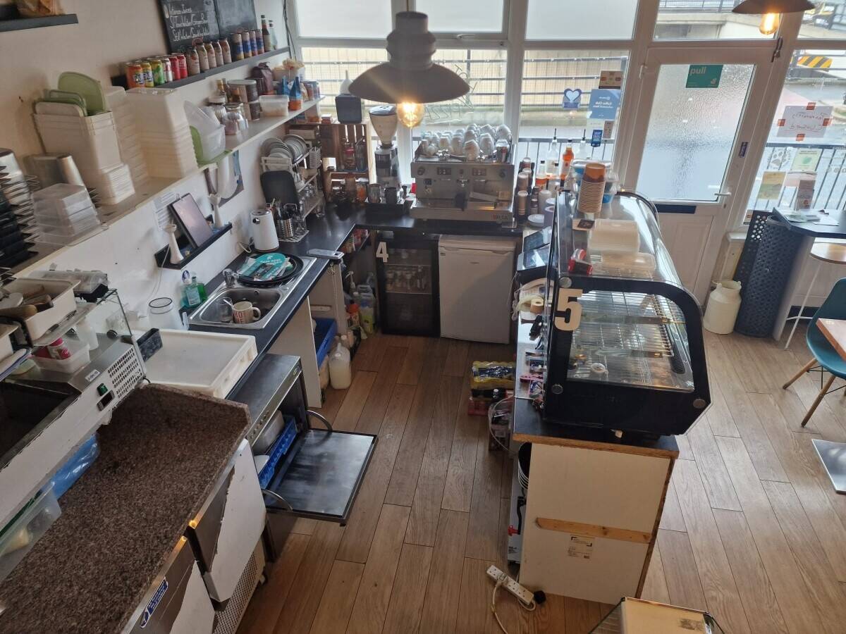 PRICE REDUCED Vacant Leasehold Premises Licensed for Restaurant, Cafe and Hot Food takeaways