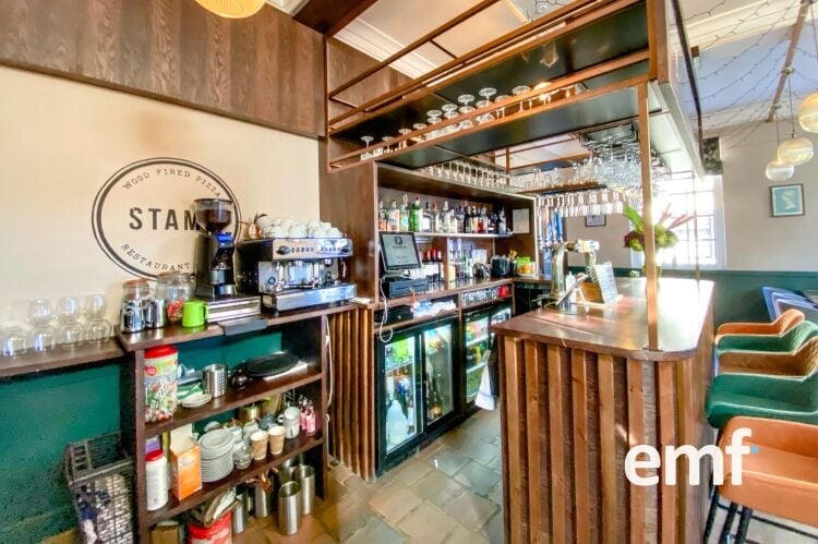 Pizza Restaurant, Bar & Takeaway Photo 4