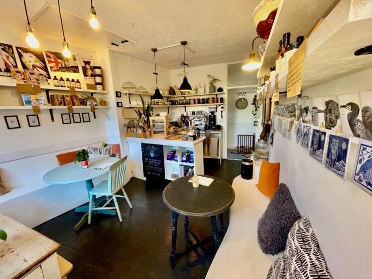Leasehold Café & Coffee Bar Located In Falmouth