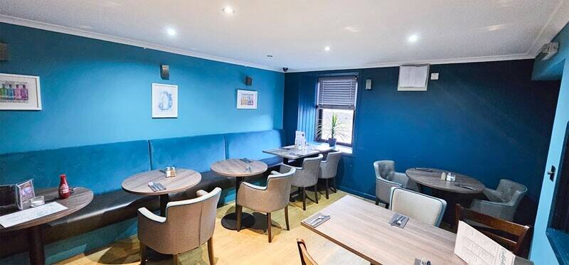 Substantial Bar & Restaurant Opportunity including large 4-bedroom flat in Carluke Photo 4