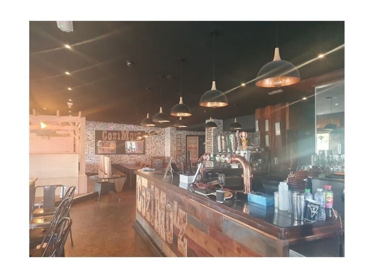 Bar & Grill Opportunity in Prime Location - New Lease Negotiable Photo 4