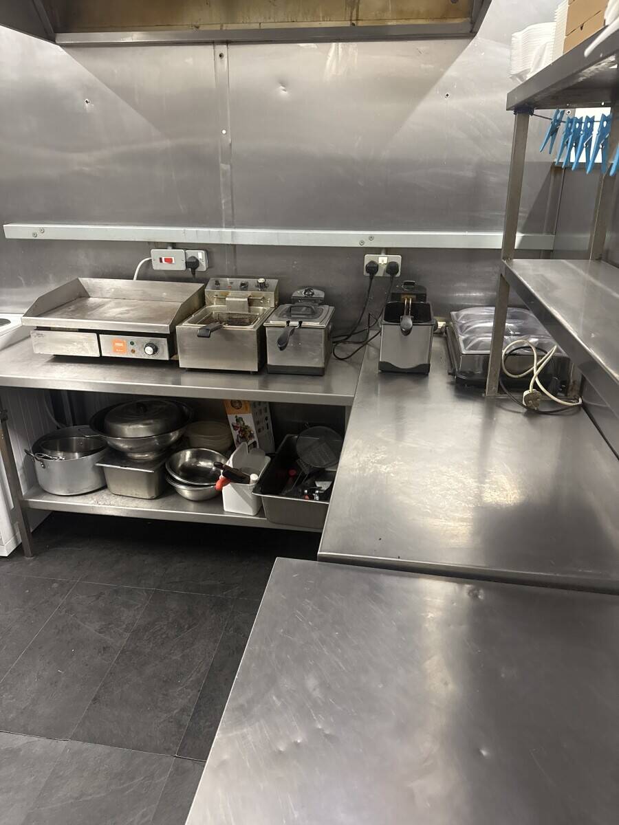 Licensed Takeaway  Photo 4