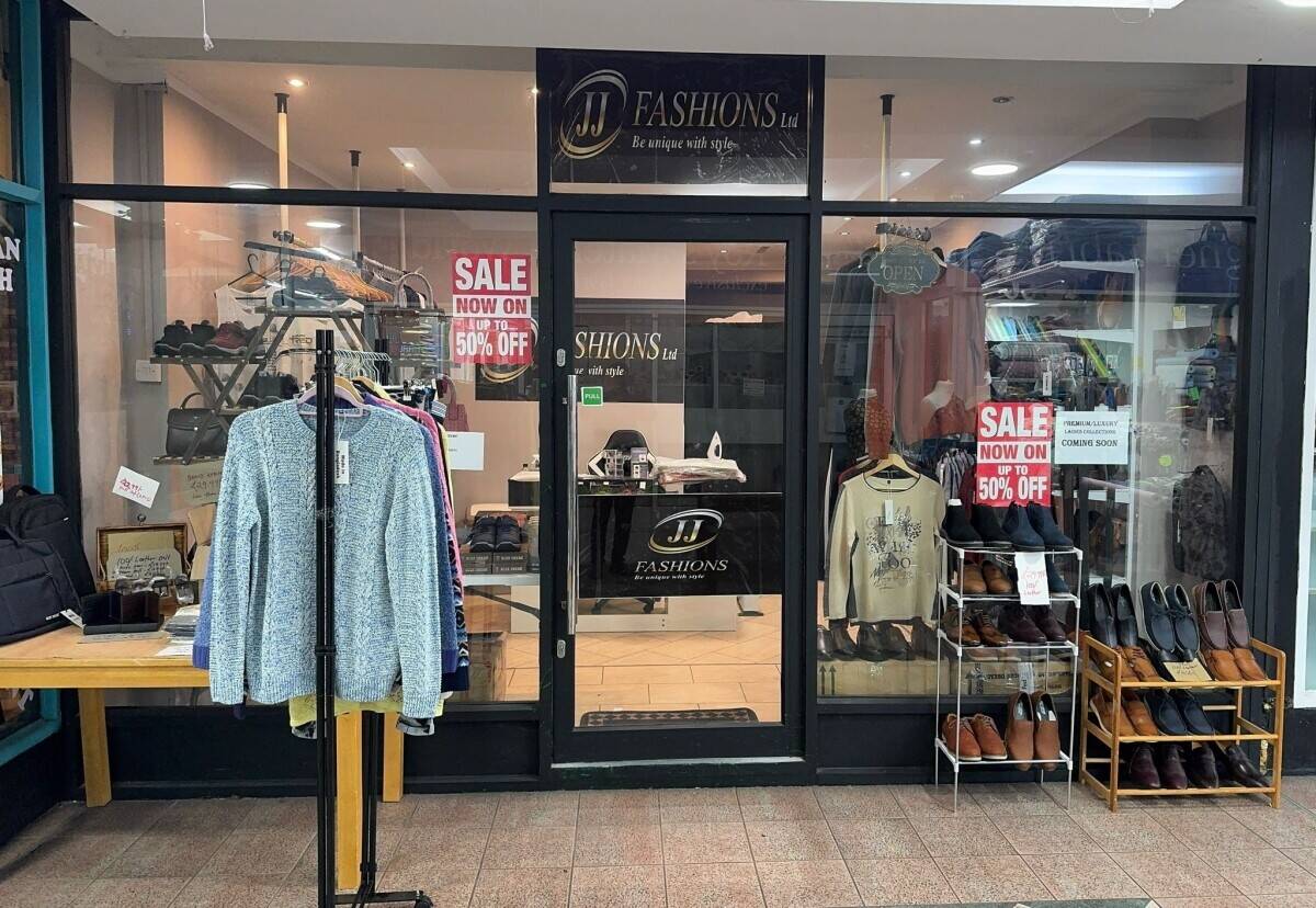Clothes shop in Leicester Photo 5