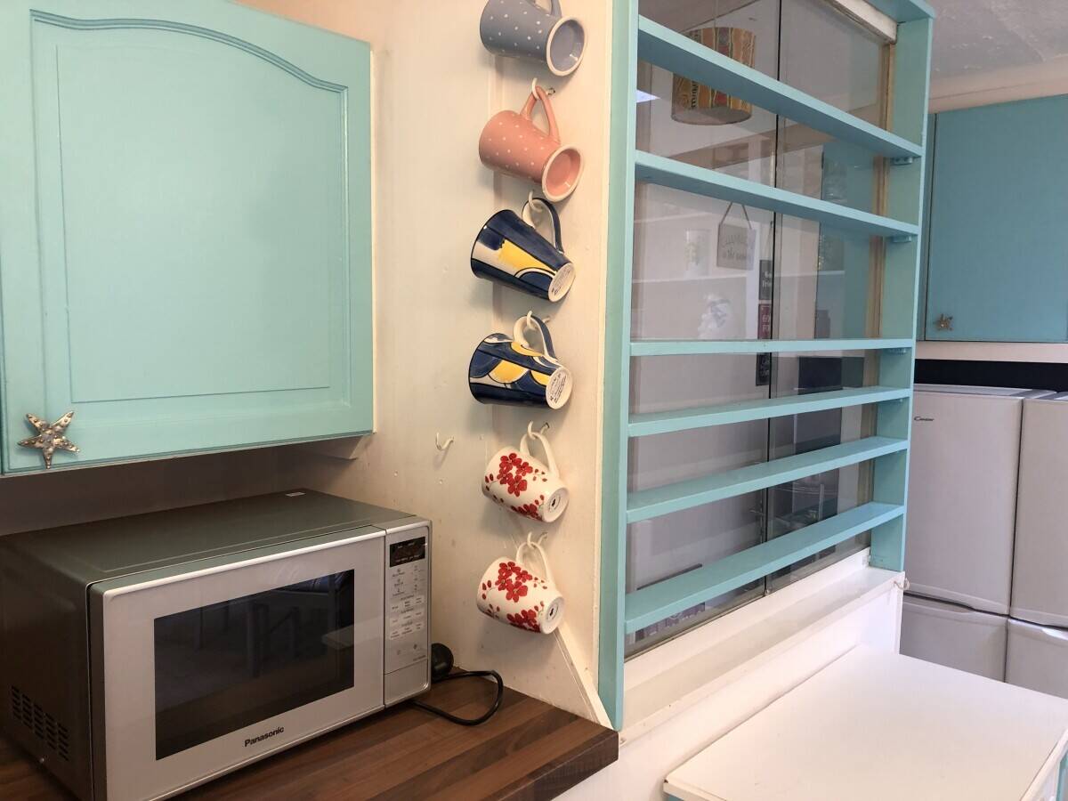 CORNWALL   SHOP  +  SELF CONTAINED FLAT OVER Photo 5