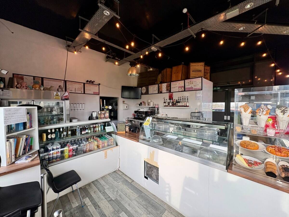 NEWPORT - RIVERSIDE RESTAURANT/CAFE