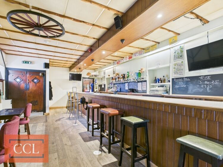 Thriving bar and serviced accommodation business Photo 4