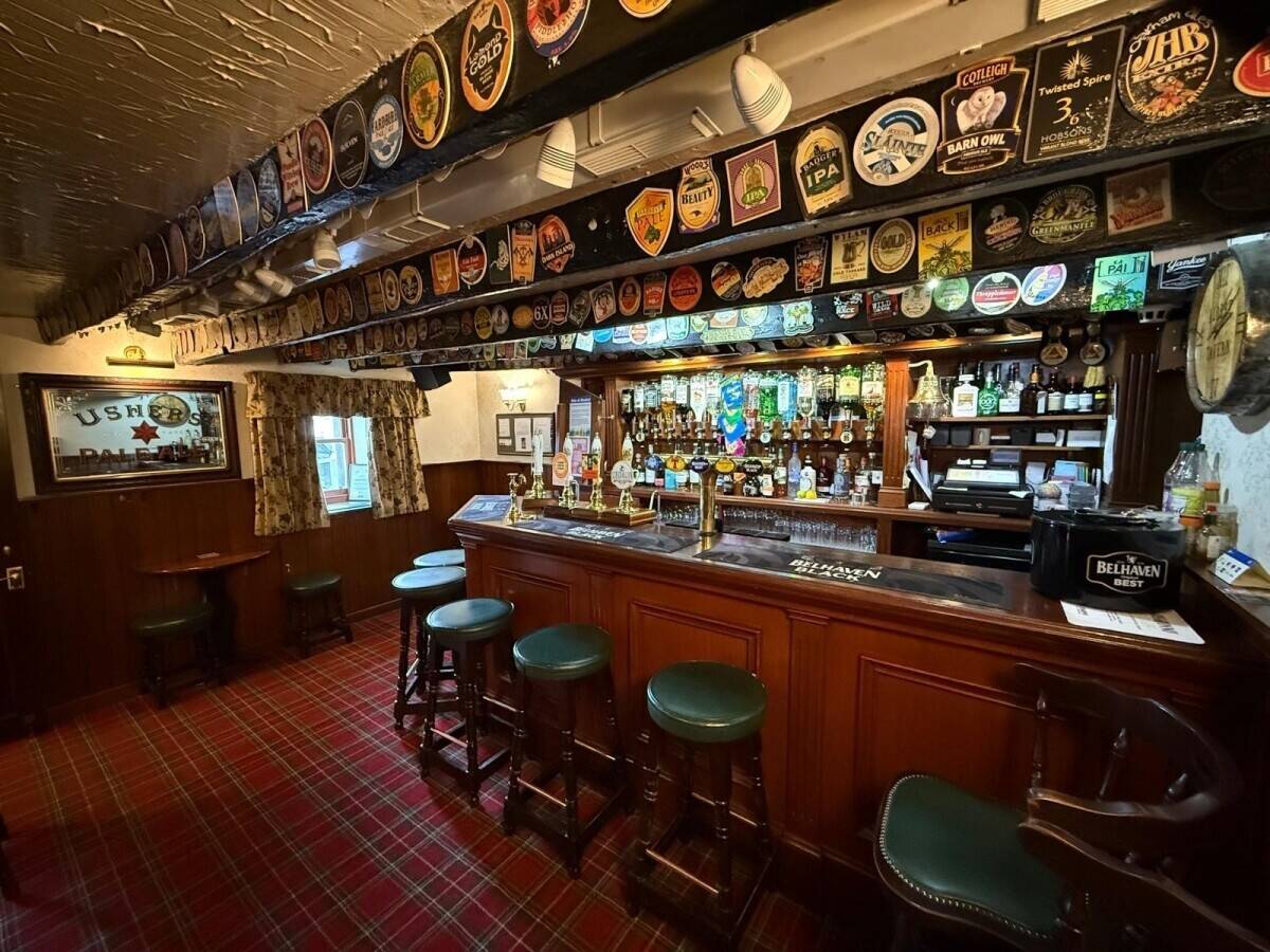 An Original and Charming Freehold 18th Century Village Inn / Pub with commercial kitchen  (ref 1732)