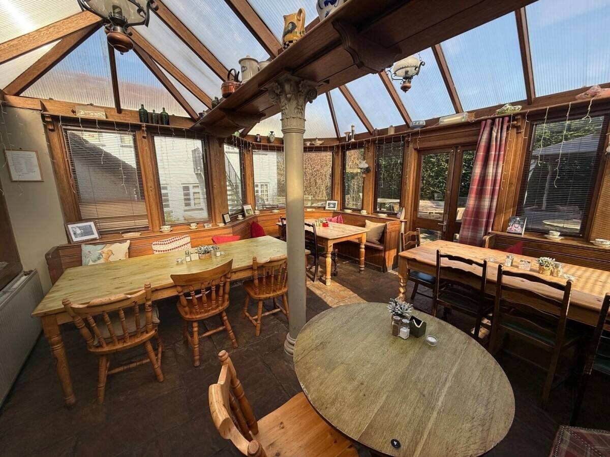 A superb hotel located in a sought-after village in the Scottish Borders (ref 1734)