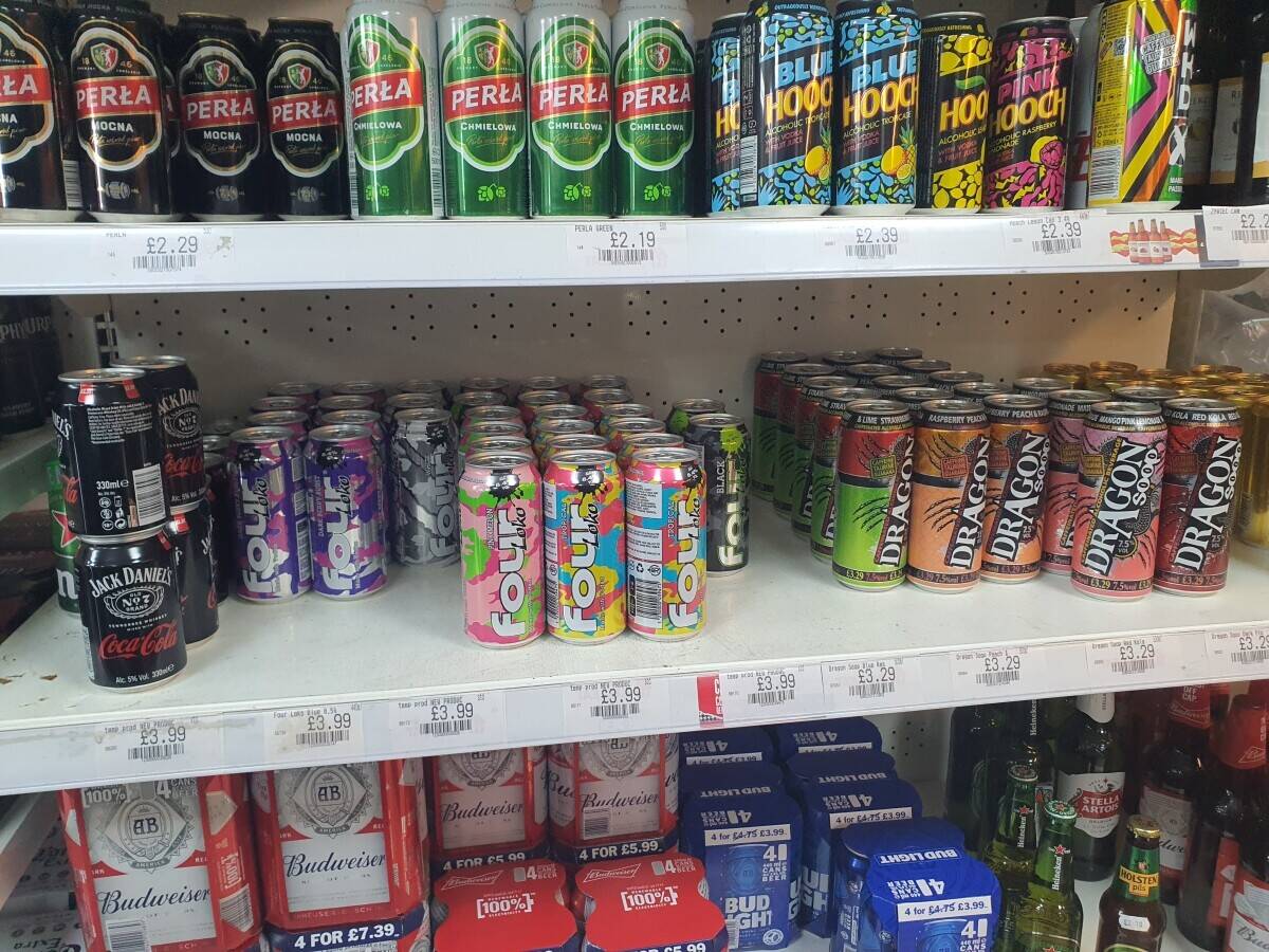 Convenience store is available sale in prime are in Edinburgh city