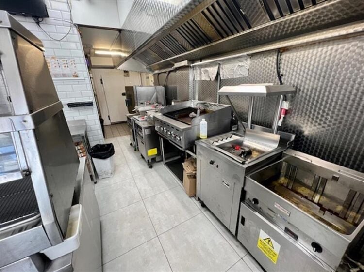 LEASEHOLD FRIED CHICKEN TAKEAWAY