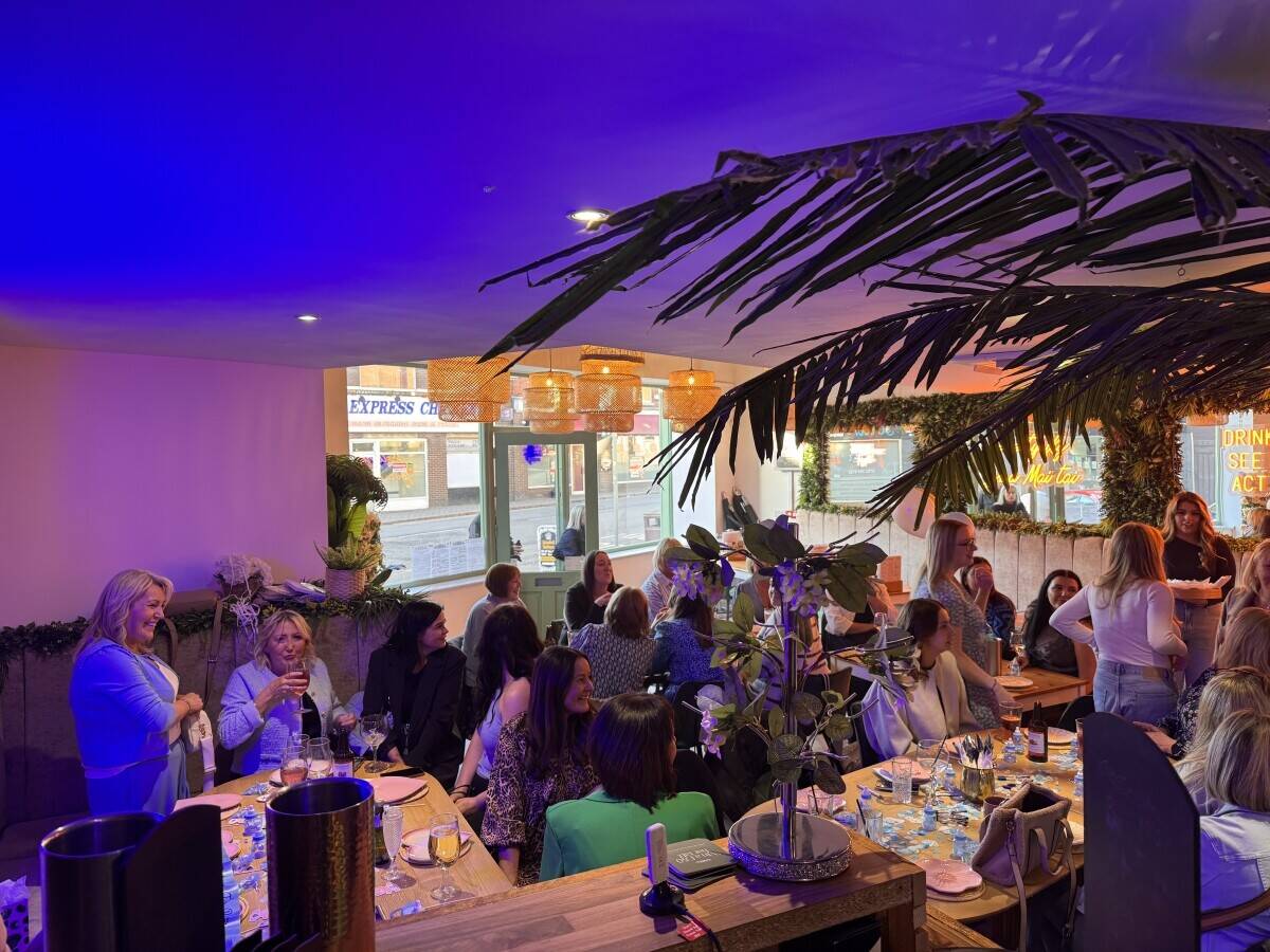 Unique Bar & Bistro for sale in town centre location Photo 4