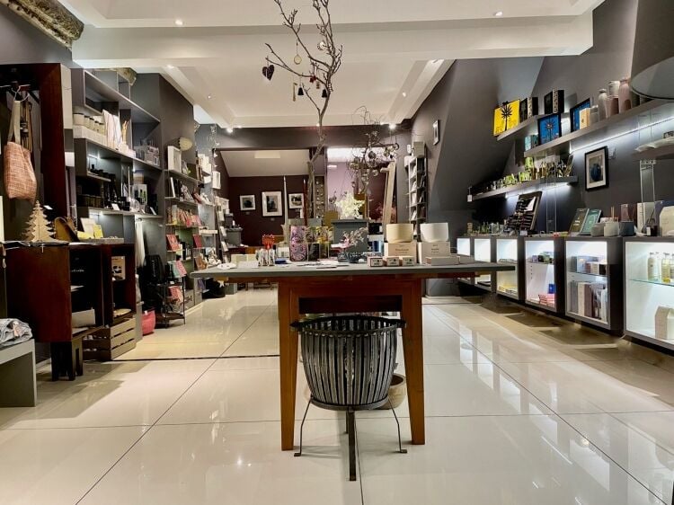 Established Homeware Store - Winchmore Hill Photo 4