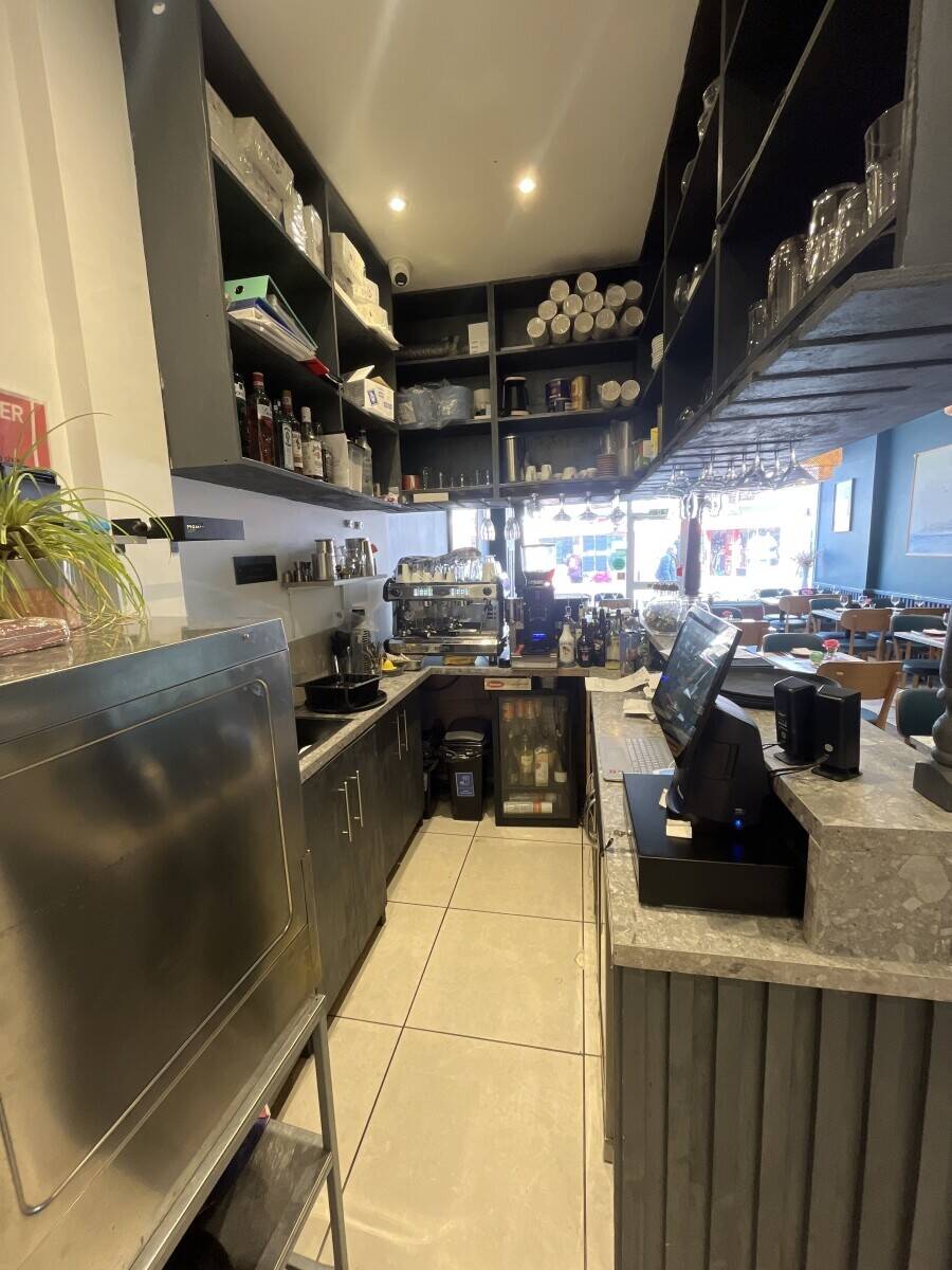 Turkish restaurant for sale in Burgess Hill Photo 4