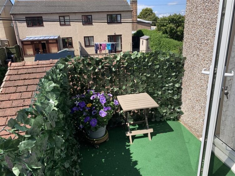 FREEHOLD VILLAGE POST OFFICE & STATIONERS WITH 5 BED FAMILY HOME MORECAMBE Photo 4
