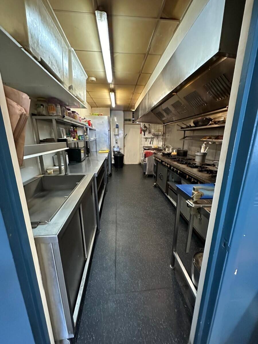 Indian Takeaway For Sale in Waterlooville Hampshire Photo 4
