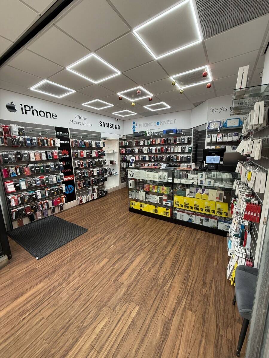 Runing phone shop for sale in Halifax high street..with epos system till and all repair parts and accessories. Selling shop because owner is moving to