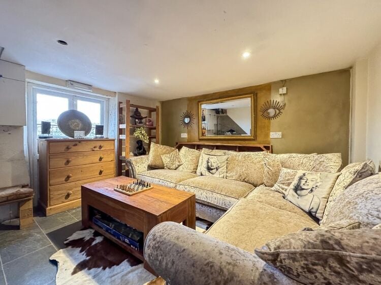 Freehold 6 Bedroom Guest House Located In Sennen Cove