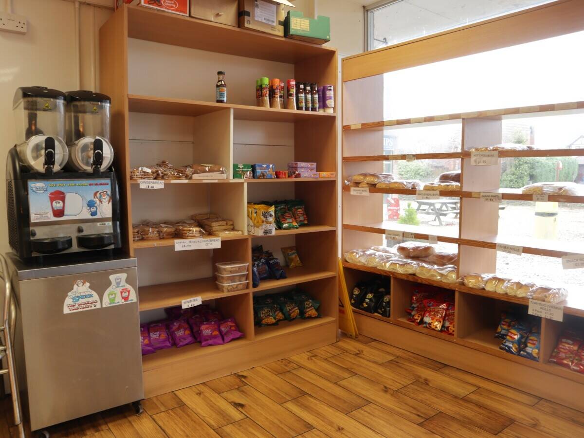 SOMERSET – FAMILY BAKERY AND SANDWICH SHOP IN LARGE VILLAGE Photo 4