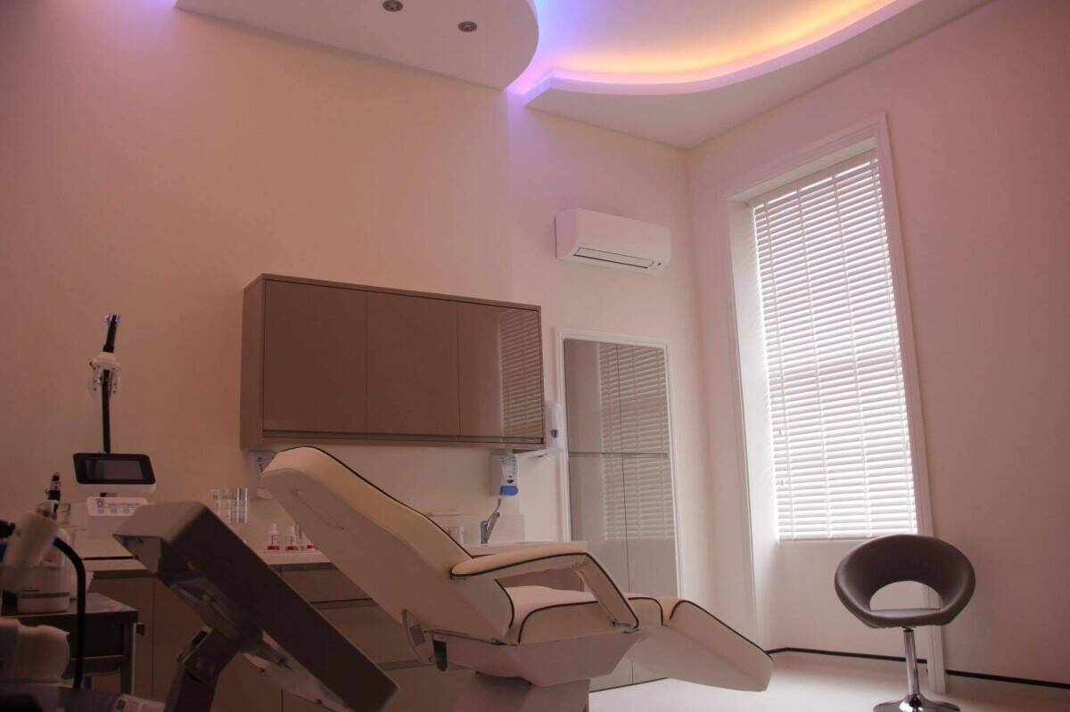 CQC registered aesthetic clinic in central Reading Photo 4