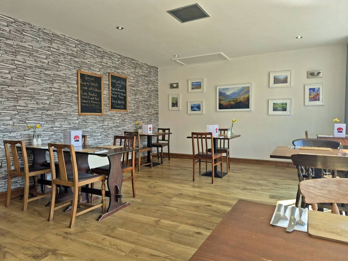 GWYNEDD - ESTABLISHED RESTAURANT, RETAIL UNIT AND THREE BEDROOM HOUSE AT THE FOOT OF YR WYDFFA (SNOW