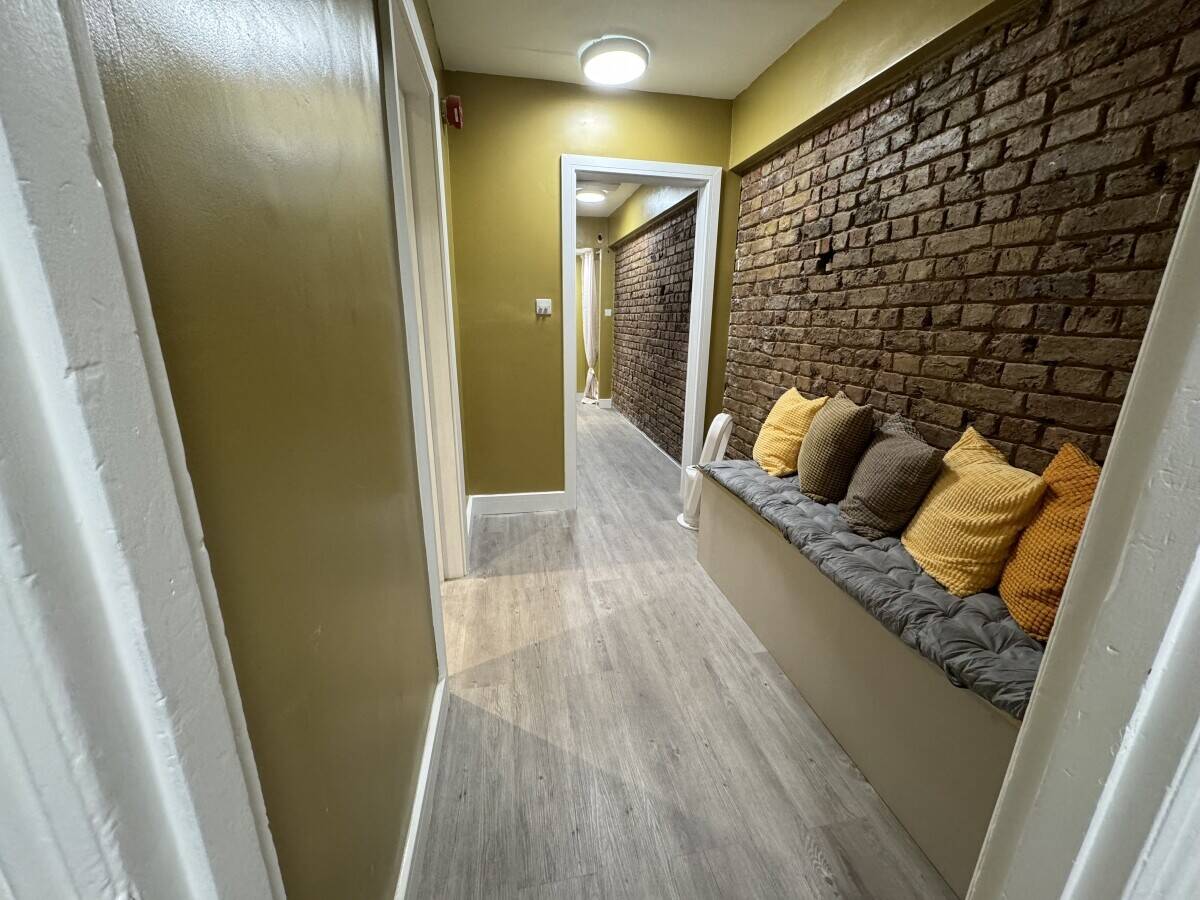 Fulham Wellness Clinic or restaurant | NO LANDLORD APPROVAL | &pound;26k Rent | Cash accepted