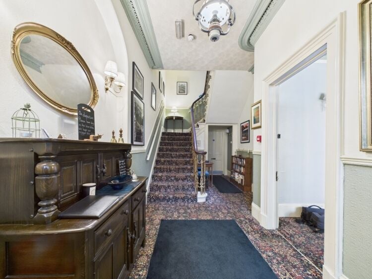 Traditional Victorian Guest House in Inverness