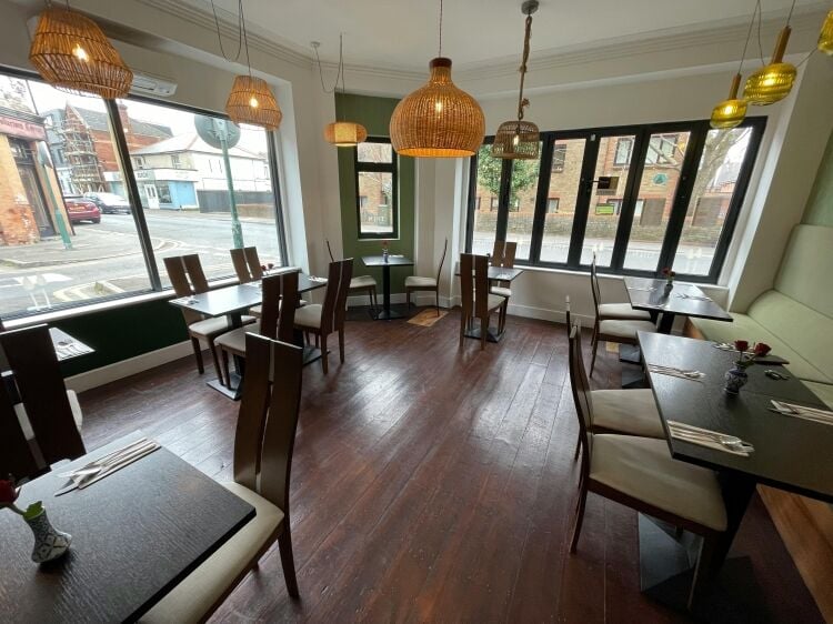 Established Thai Restaurant and 5 Bed Accommodation Photo 4