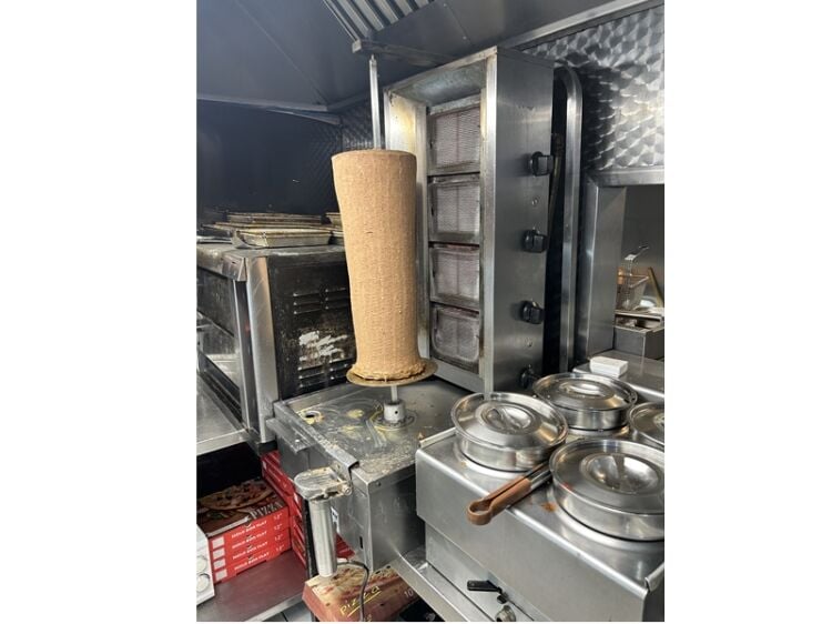 Hot Opportunity! Popular Takeaway with Tasty Profits! Photo 4