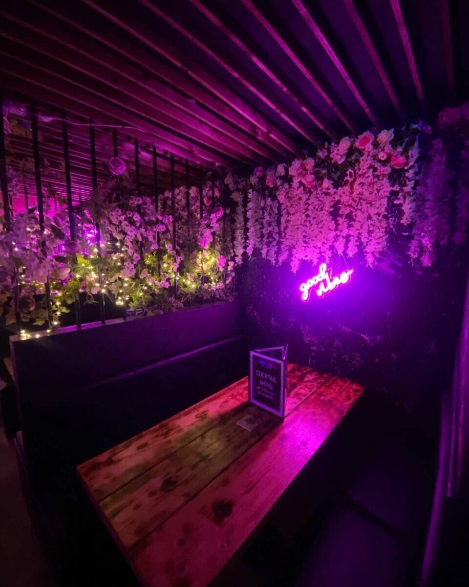 Cocktail bar