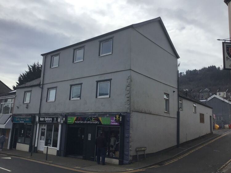 2 SIZABLE, MIXED USE RENTAL INCOME PROPERTIES,  MOUNTAIN ASH Photo 4