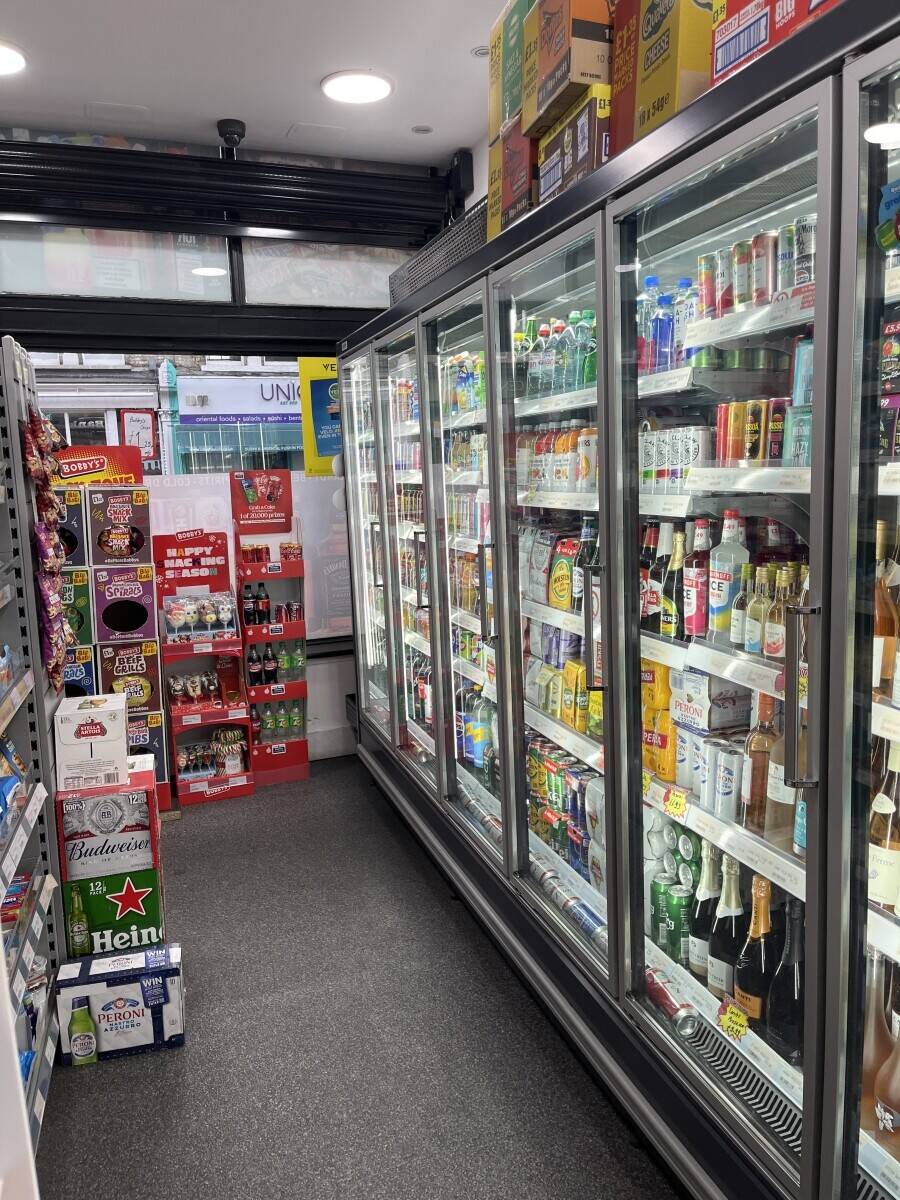 Off licence Photo 4