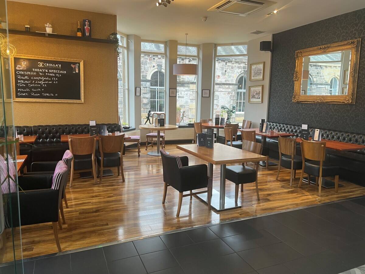 Multi award winning Italian restaurant with courtyard near Edinburgh Photo 4